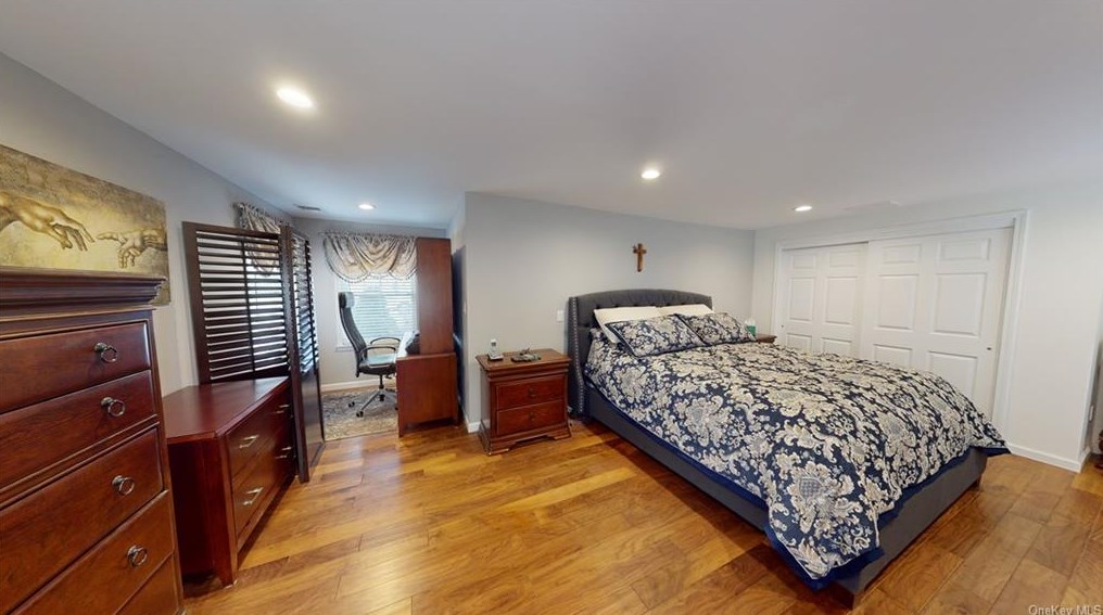 320 Blauvelt Rd, Chestnut Ridge NY  10965-2008 exterior