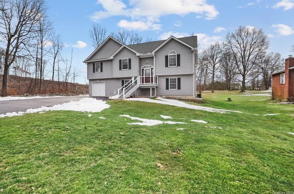 93 Patton Rd, Newburgh, NY 12550-2432