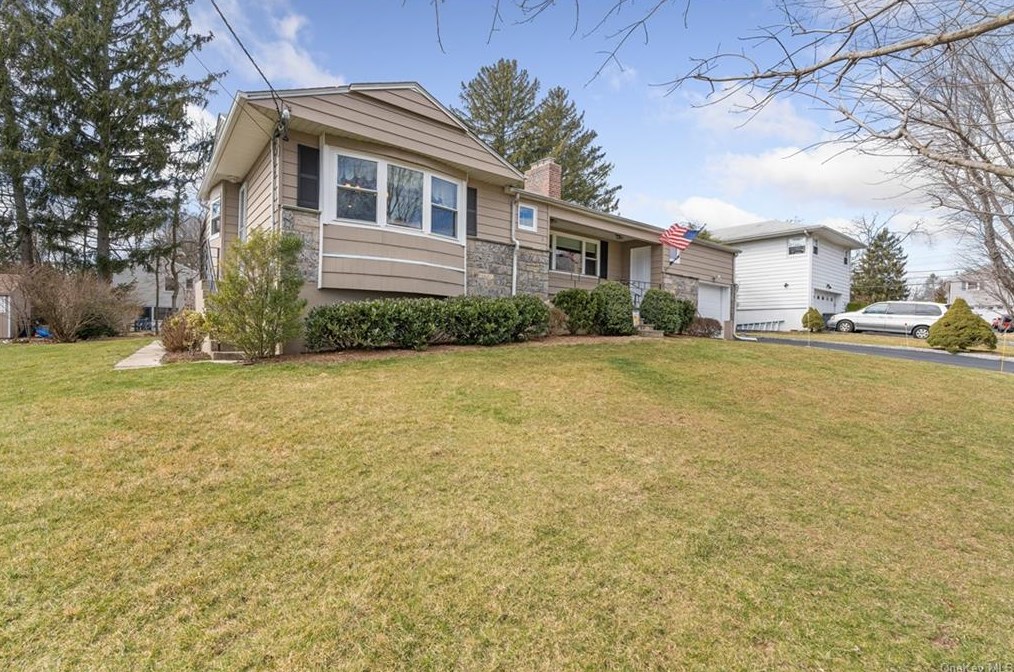 3 Cloverwood Rd, White Plains, NY 10605