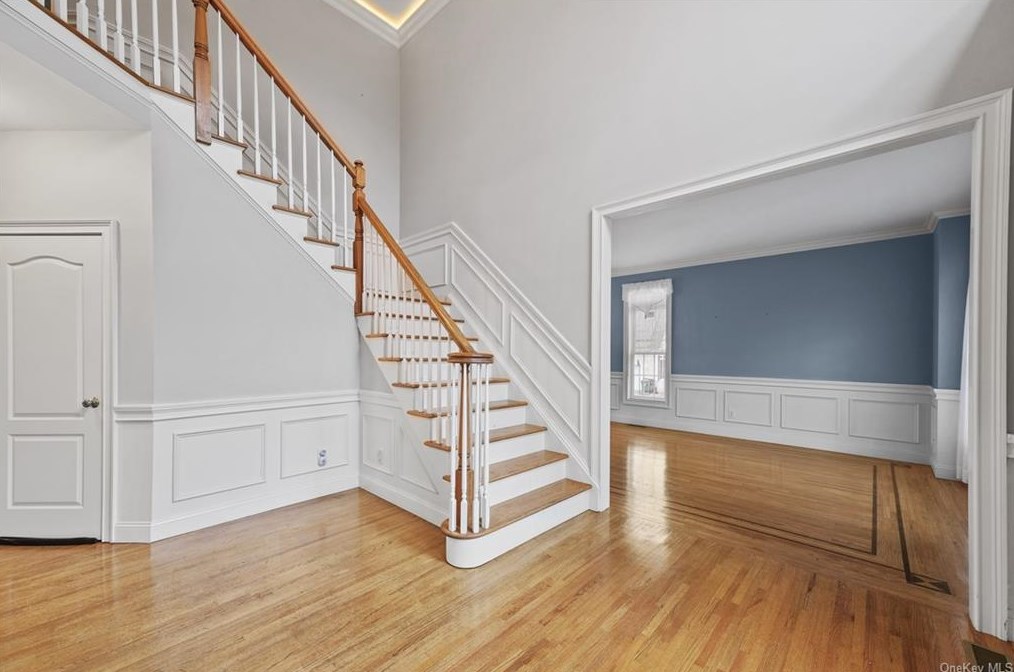 37 Dew Drop Ln, East Fishkill, NY 12533-8215