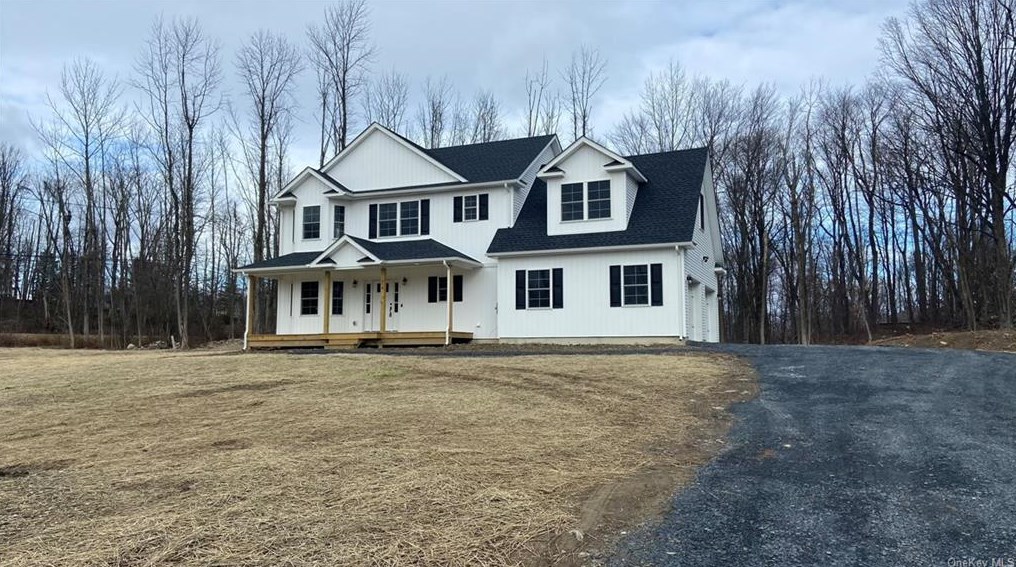 63 Schoolhouse Rd, Middletown, NY 10940