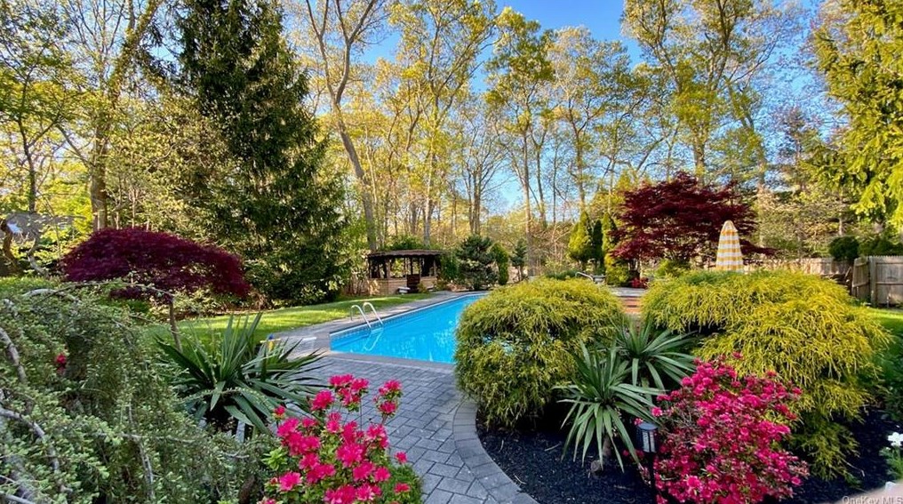 27 Sandra Rd, East Hampton, NY 11937