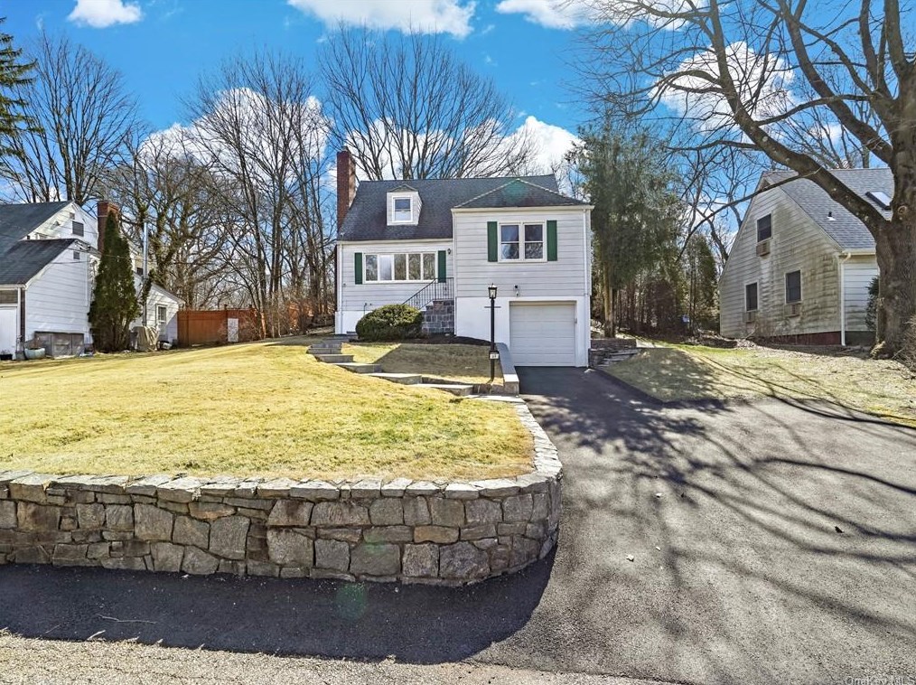 69 Beacon Hill Rd, Ardsley, NY 10502-1632