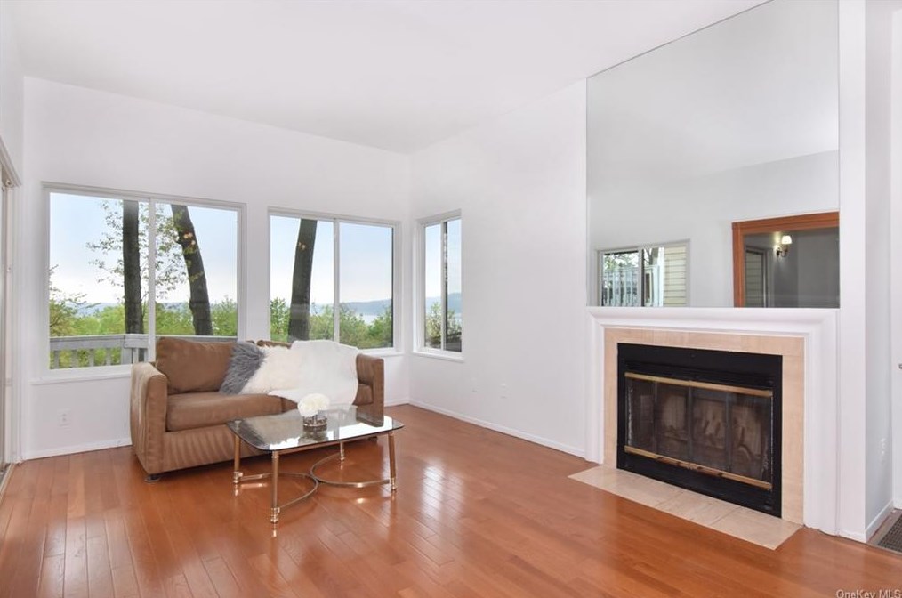 72 Ridgeway Dr, Irvington On Hudson, NY 10533-1841