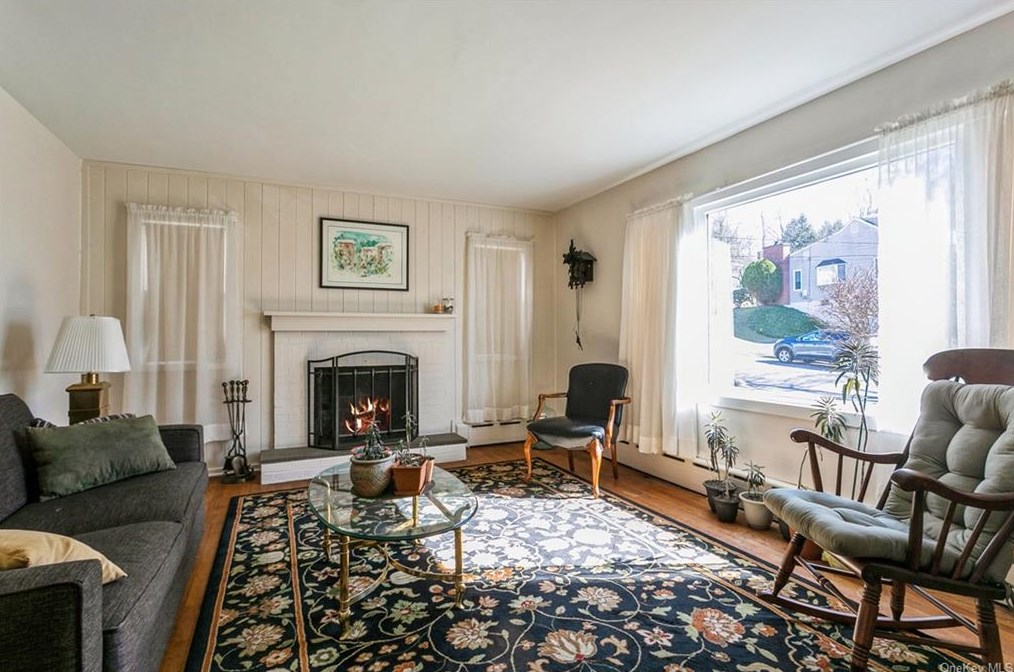 49 Ward Ave, Mount Kisco, NY 10549-2917
