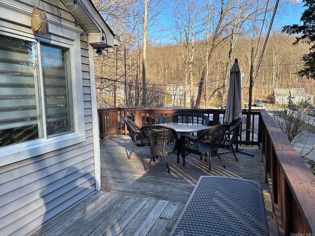 10 Woodlawn Rd, Tompkins Corners, NY 10579