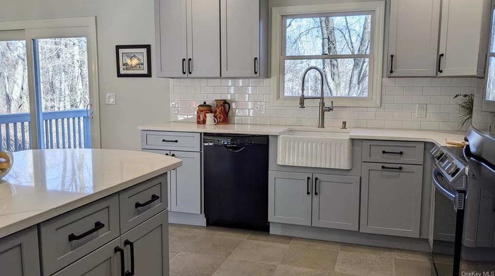 226 Augusta Dr, East Fishkill, NY 12533-3535