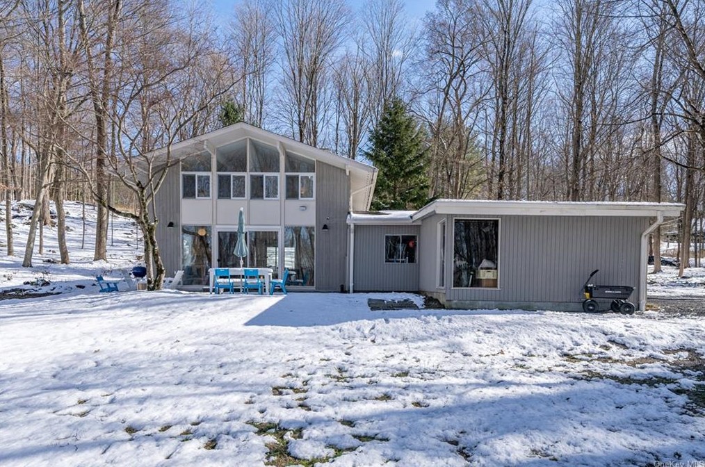 619 Quaker Rd, Chappaqua, NY 10514