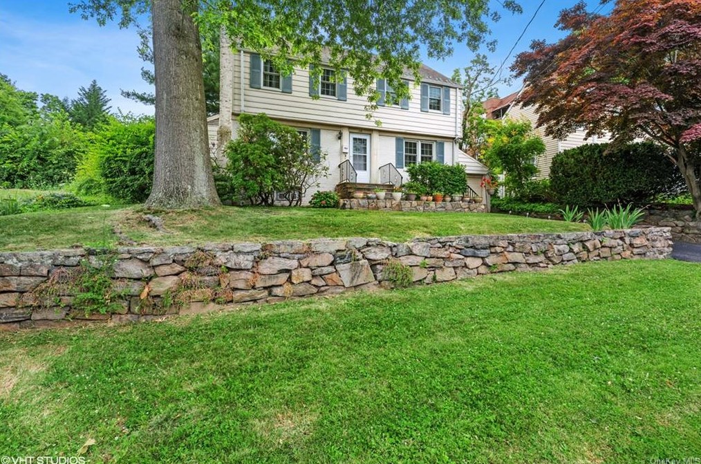 15 Overlook Rd, White Plains, NY 10605