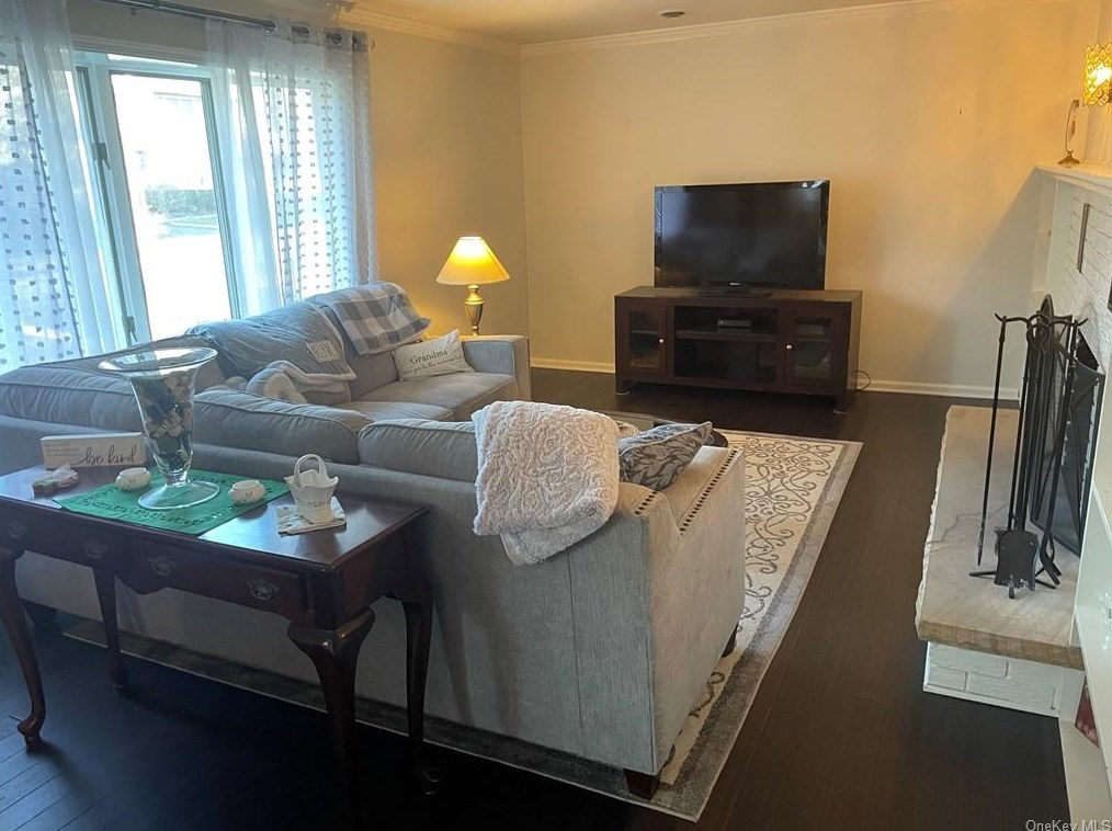 42 George Ave, Chestnut Ridge NY  10965-1833 exterior