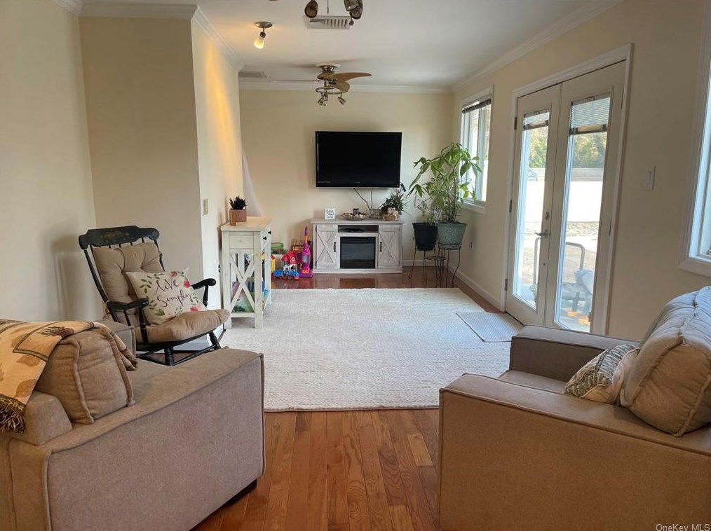 42 George Ave, Chestnut Ridge NY  10965-1833 exterior