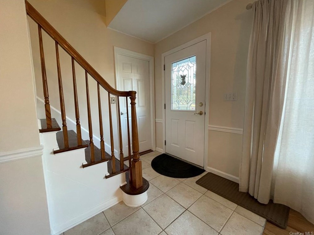 42 George Ave, Chestnut Ridge NY  10965-1833 exterior