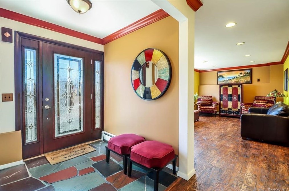 154 Walter Ave, Thornwood, NY 10594