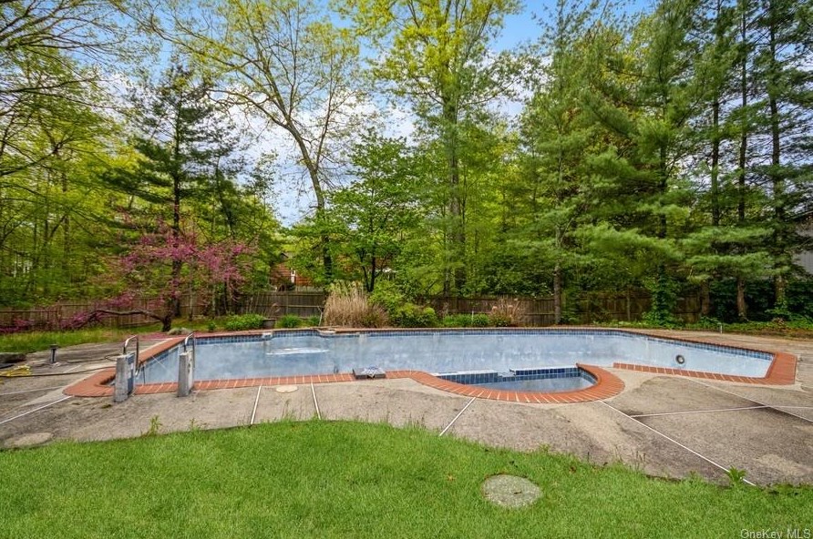 30 Brookline Way, New City NY  10956-4143 exterior
