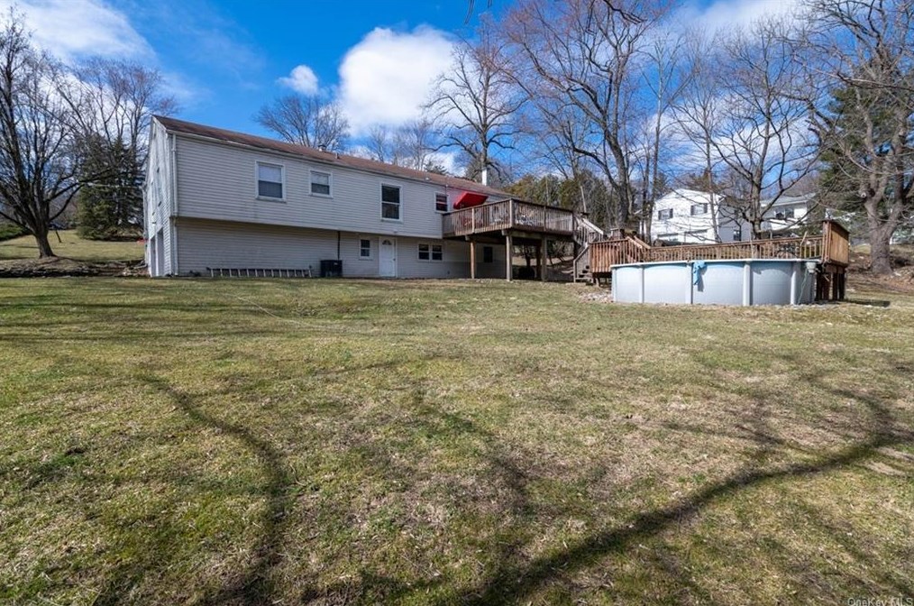 67 Regina Rd, Chestnut Ridge, NY 10952
