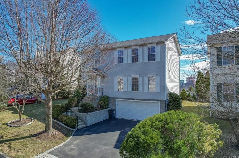 49 Greenvale Cir, White Plains, NY 10607