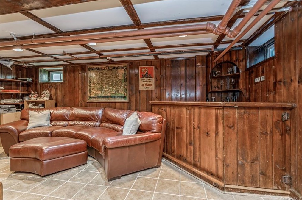 84 Lockwood Ave, Yonkers NY  10701-5028 exterior