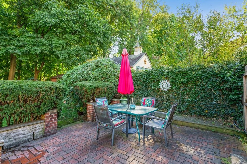 84 Lockwood Ave, Yonkers NY  10701-5028 exterior