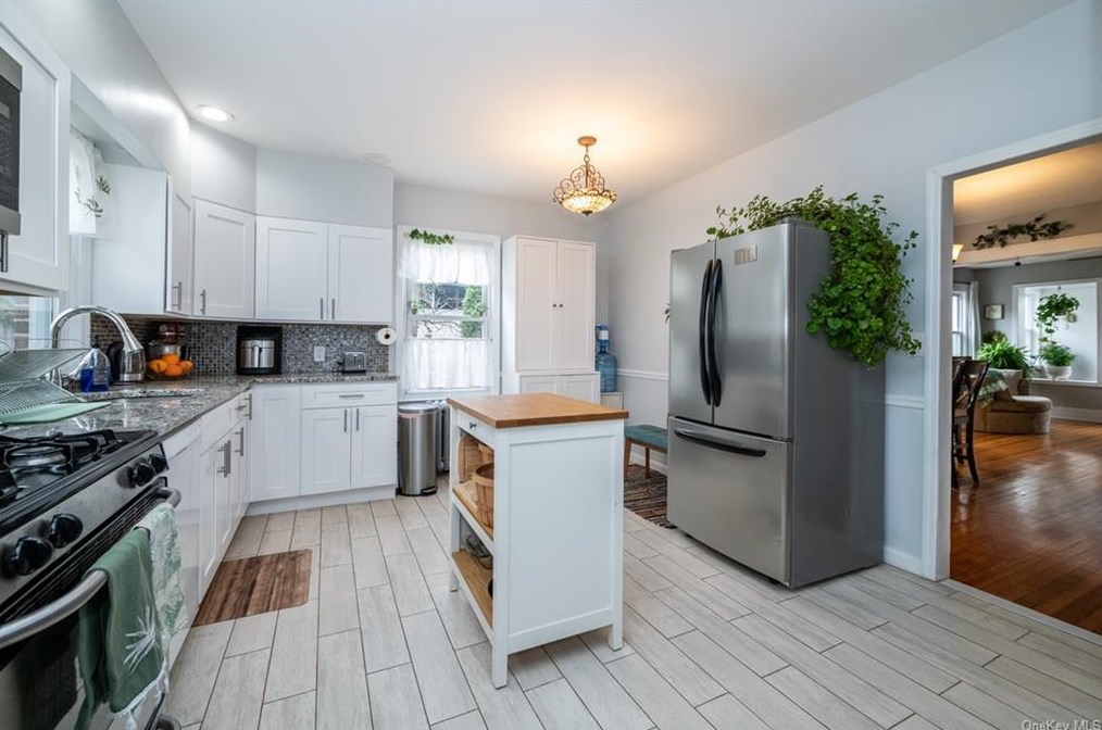 9-11 Old Boston Post Rd, New Rochelle, NY 10801