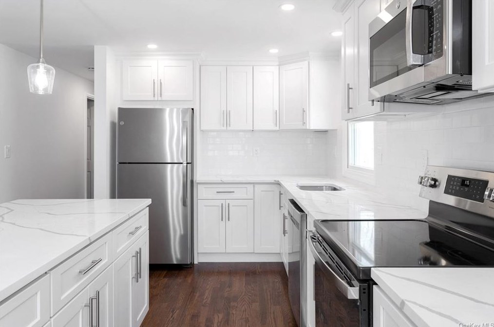 38 Ponderosa Rd, Kent Lakes NY  10512-3633 exterior