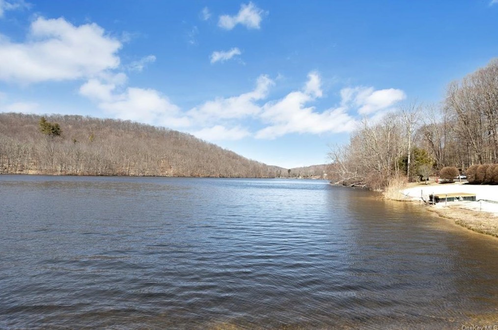 38 Ponderosa Rd, Kent Lakes NY  10512-3633 exterior