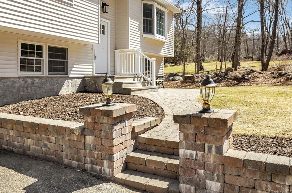 38 Ponderosa Rd, Kent Lakes NY  10512-3633 exterior