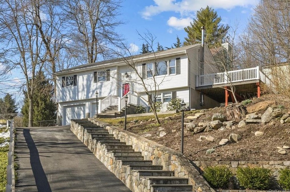 17 Haviland Rd, Kent Lakes, NY 10512-5862