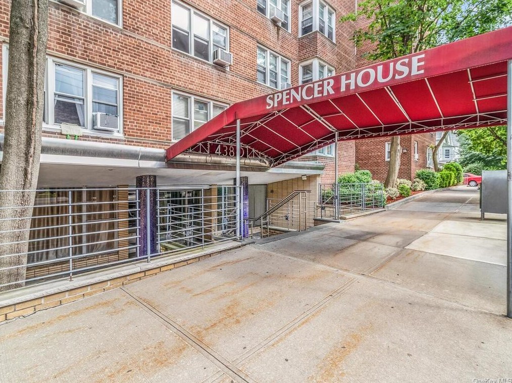 4380 Vireo Ave #2b, Bronx, NY 10470