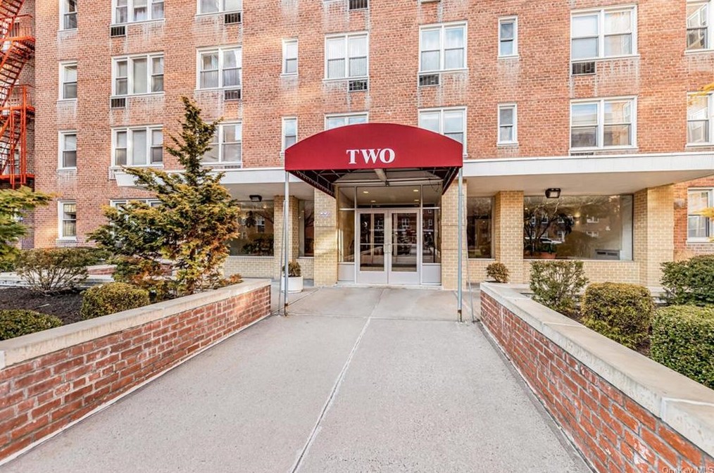 2 Sadore Ln #4y, Yonkers, NY 10710