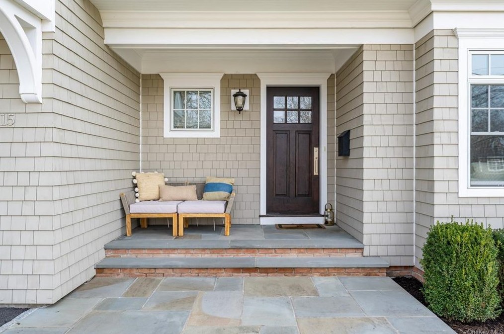 15 Hughes Ave, Rye, NY 10580-1221