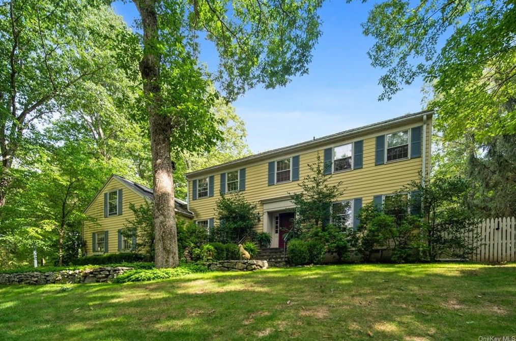 53 Deerfield Rd, Scotts Corners, NY 10576