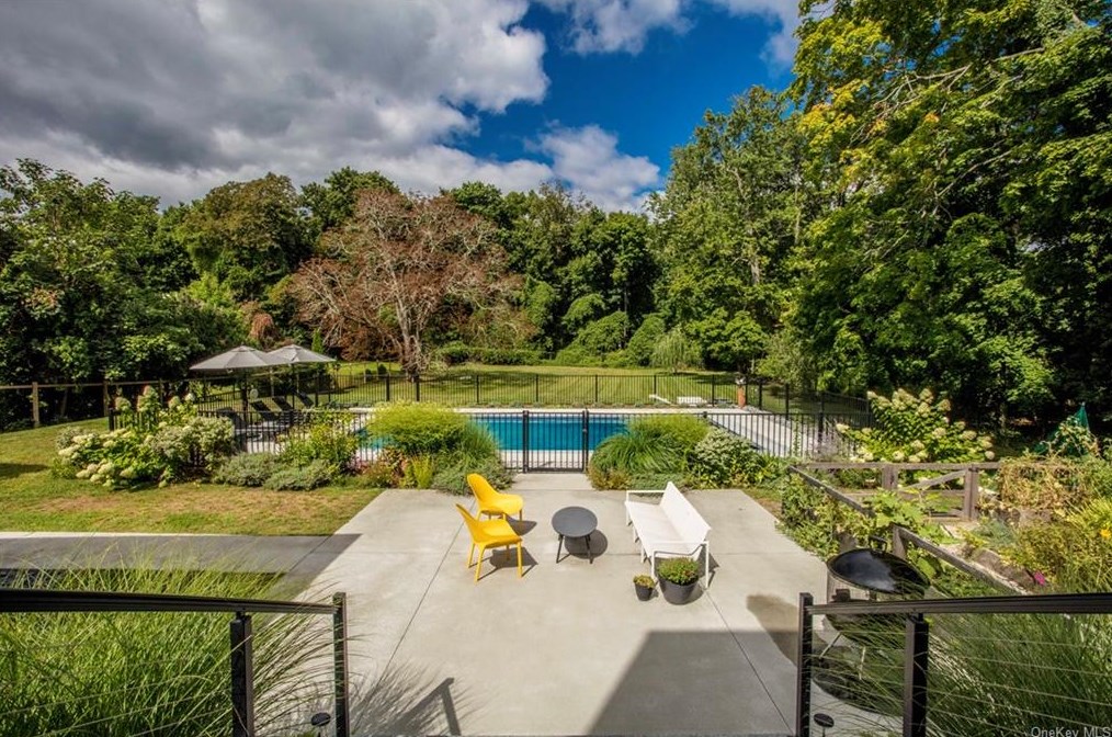 901 Skibo Ln, Mamaroneck NY  10543-4726 exterior