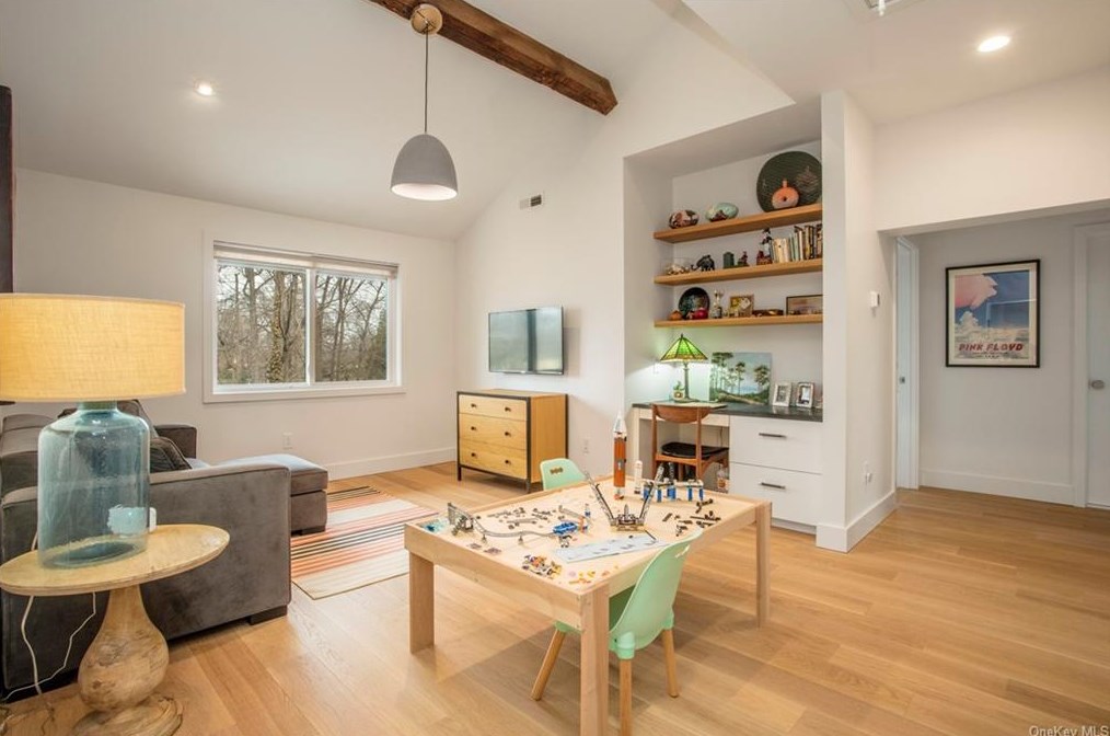 901 Skibo Ln, Mamaroneck NY  10543-4726 exterior