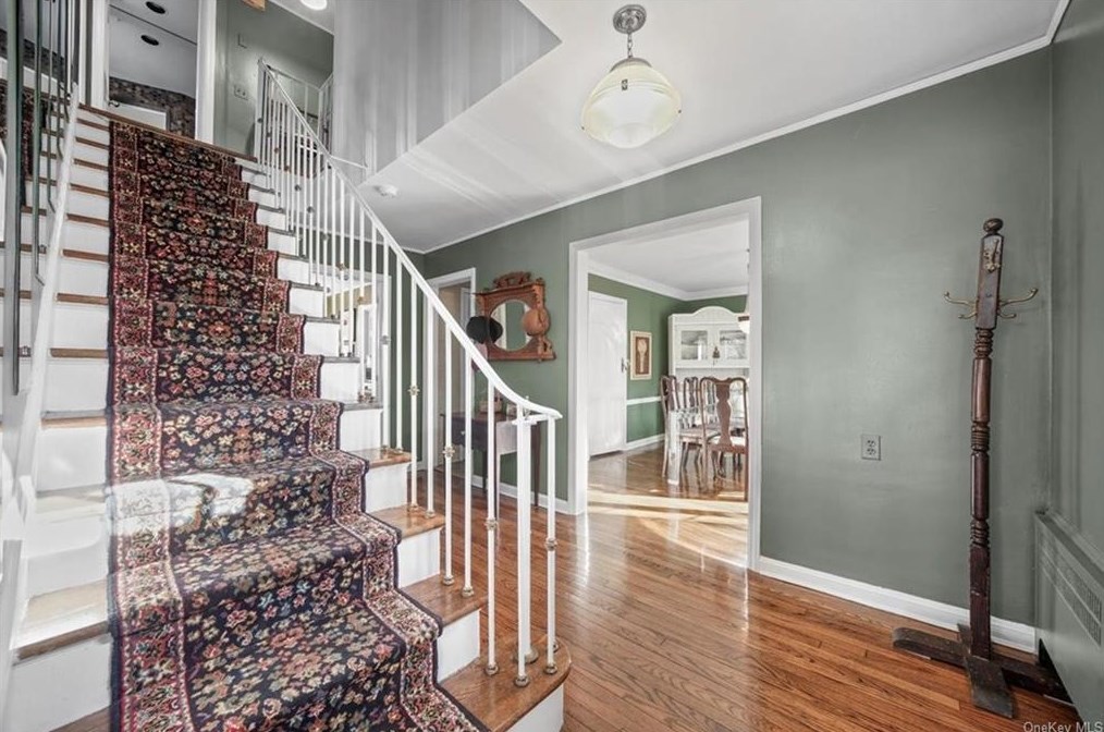 61 Crawford Rd, Harrison, NY 10528-1905