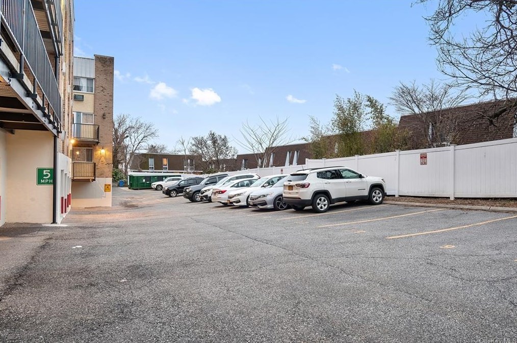 437 Palisade Ave, Yonkers NY 10703-2420 exterior