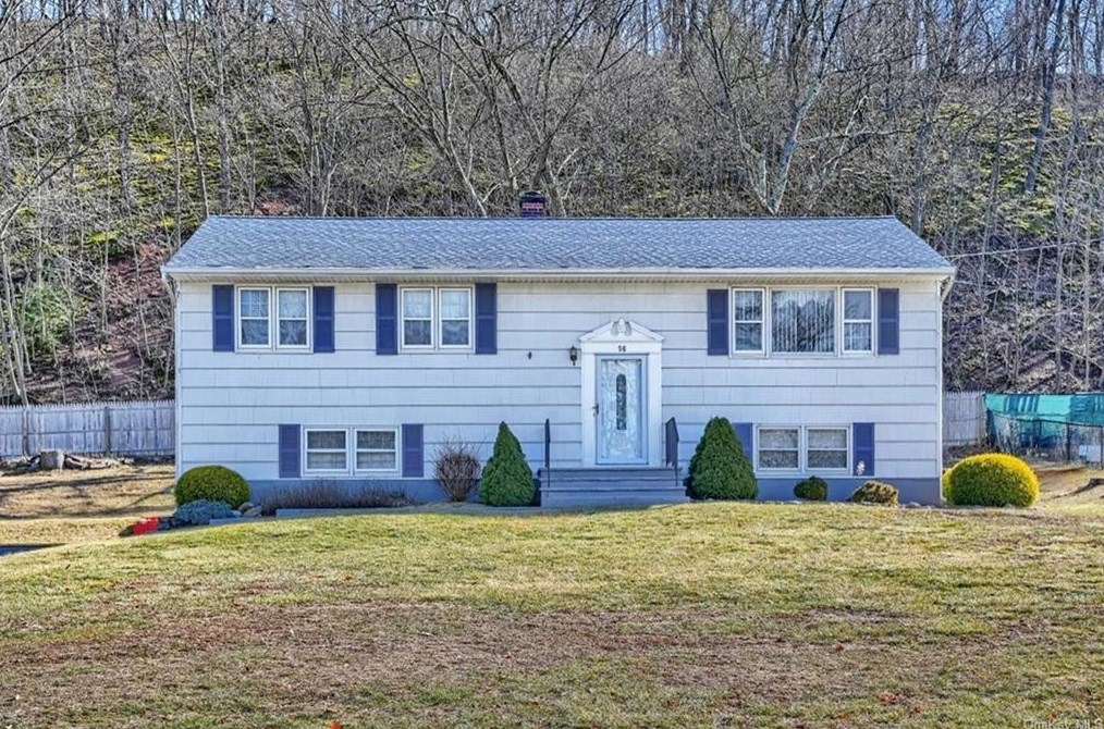 98 Birchwood Dr, Highland Mills, NY 10930