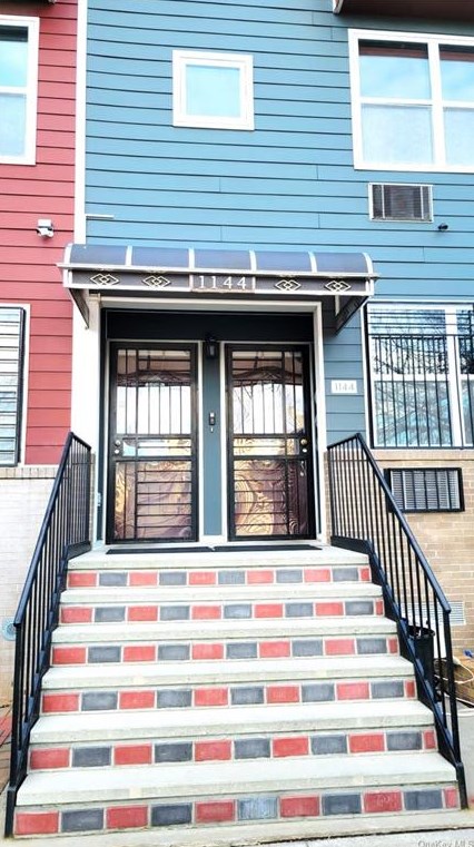 1144 Berriman St, Brooklyn, NY 11239-3000