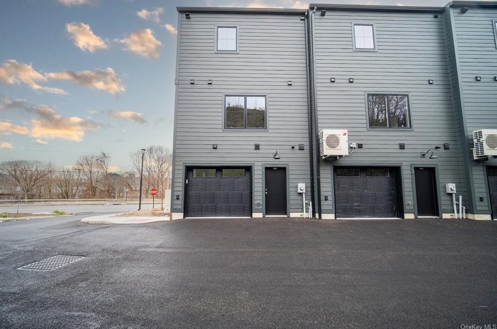 10 Beekman St, Beacon NY 12508-2520 exterior