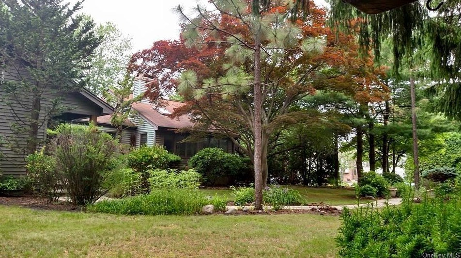 2 Pipers Glen, West Nyack, NY 10994