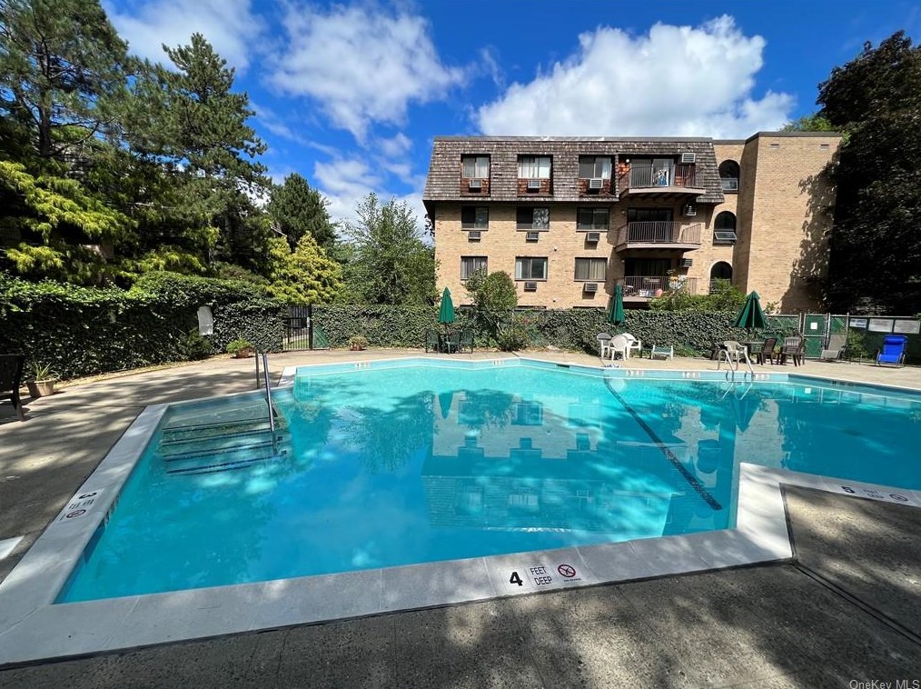 500 Central Park Ave #413, Scarsdale, NY 10583