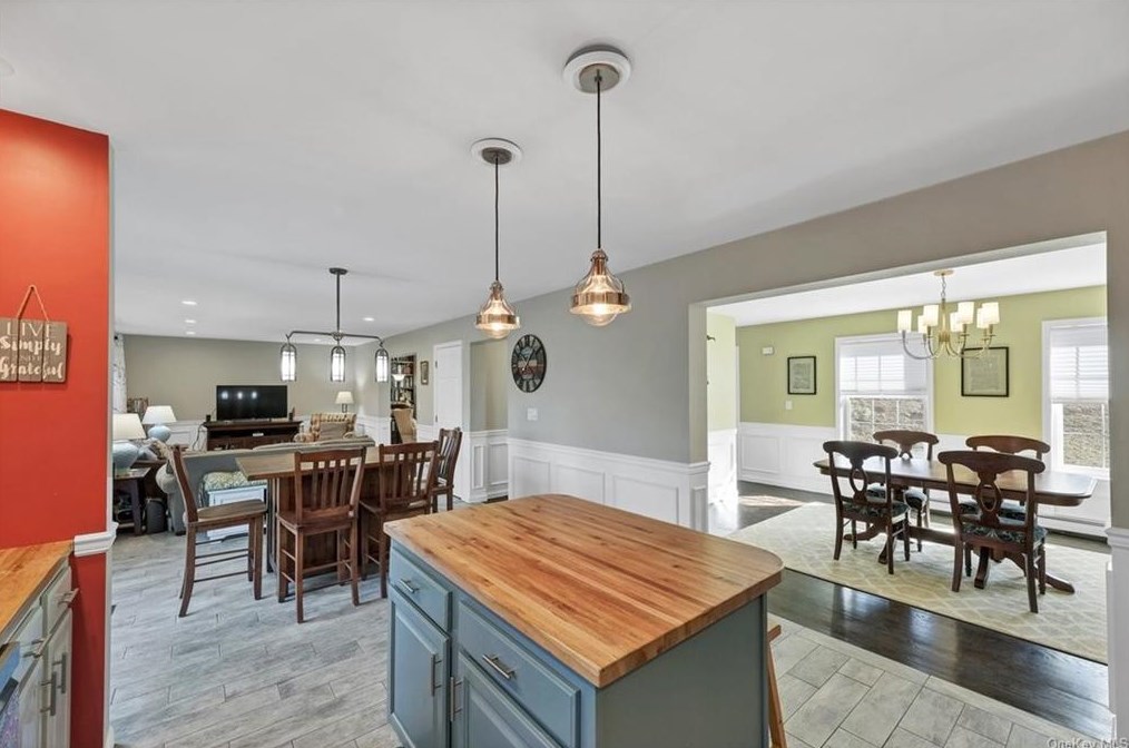 80 Tamarack Hill Dr, Poughkeepsie NY  12603-1112 exterior