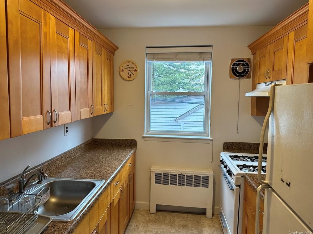 156 Centre Ave #2f, New Rochelle, NY 10805