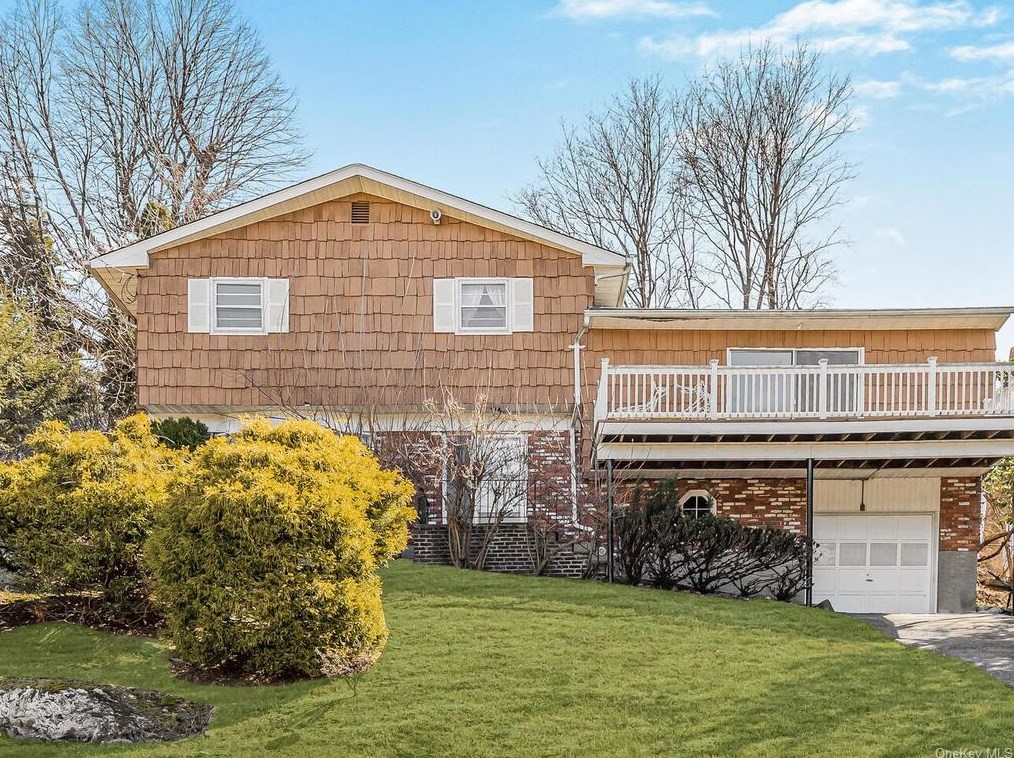 67 Rudolph Ter, Yonkers, NY 10701-1533