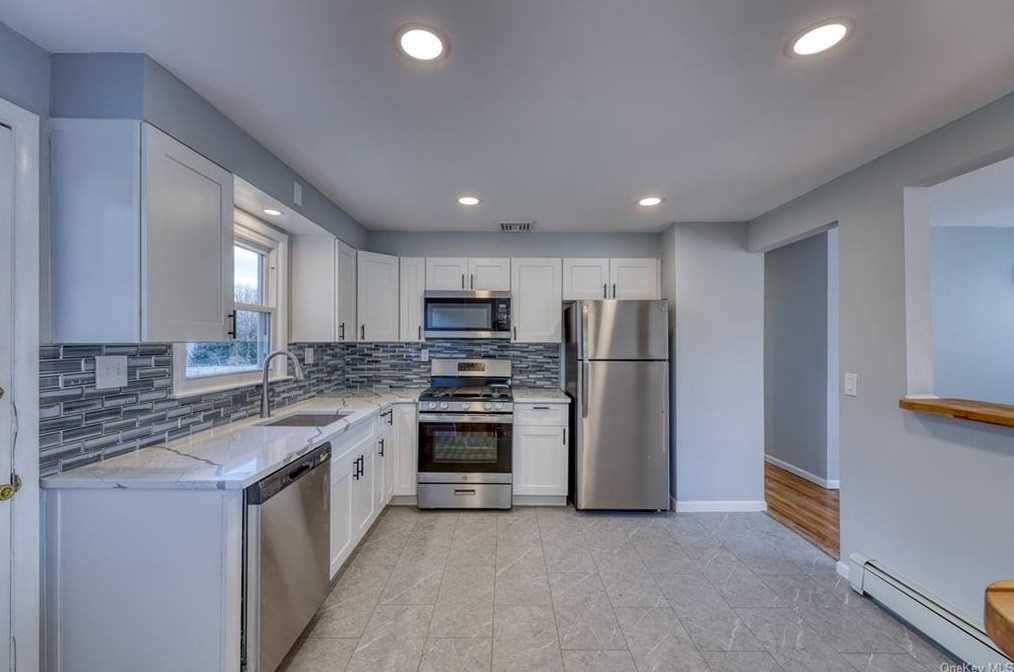 17 Ona Ln, Newburgh, NY 12553