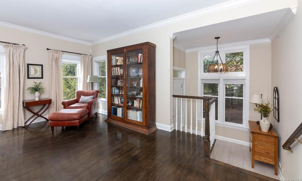14 Hudson Dr, Dobbs Ferry, NY 10522-1179