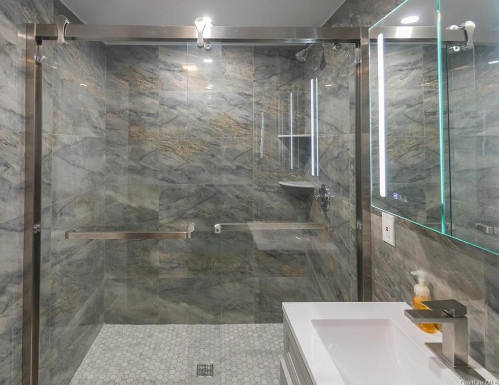 2638 Liberty Rdg, Newburgh NY  12553-4924 exterior