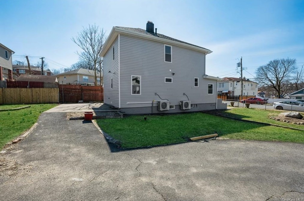 16 Moultrie Ave, Yonkers NY 10710-5410 exterior