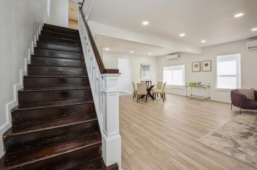 16 Moultrie Ave, Yonkers NY 10710-5410 exterior