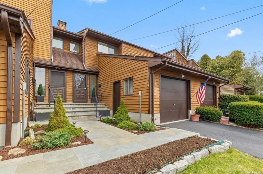 37 Roanoke Ave, Rye Brook, NY 10573