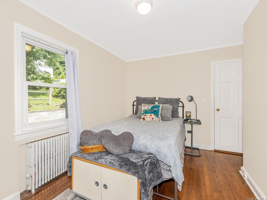 13 Hardy Pl, Yonkers NY  10703-1407 exterior